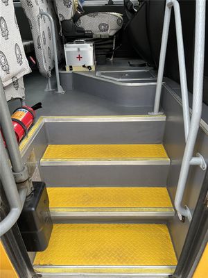 46 सीटें पुनर्निर्मित स्कूल बस पीला मैनुअल ट्रांसमिशन