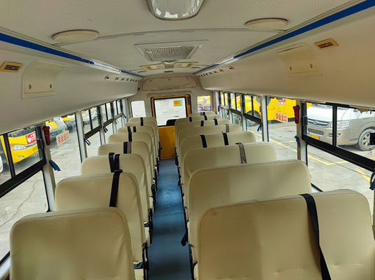 41 सीटों वाली प्रयुक्त स्कूल बसें  डीजल ईंधन  अगस्त 2014 में निर्मित