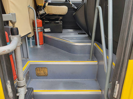 41 सीटों वाली प्रयुक्त स्कूल बसें  डीजल ईंधन  अगस्त 2014 में निर्मित