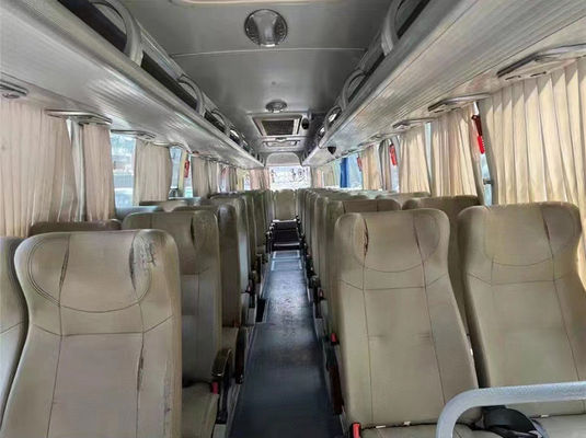 टिकाऊ प्रयुक्त युटोंग बसें 47 सीटें एलएचडी सेकंड हैंड टूर बस 2 दरवाजे के साथ