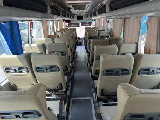 टिकाऊ प्रयुक्त युटोंग बसें 47 सीटें एलएचडी सेकंड हैंड टूर बस 2 दरवाजे के साथ