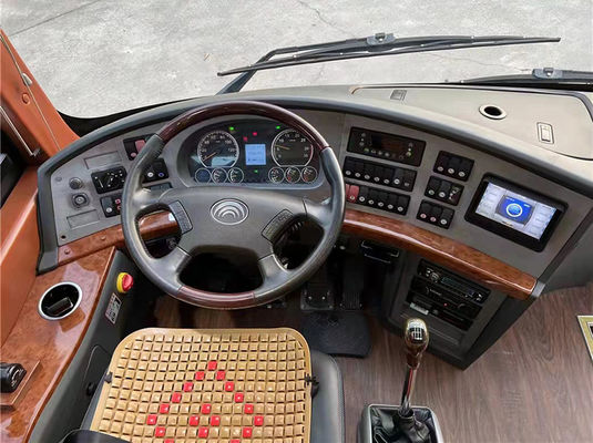 46 सीटें प्रयुक्त लक्जरी कोच यूरो 5 बाएं हाथ का ड्राइव डीजल