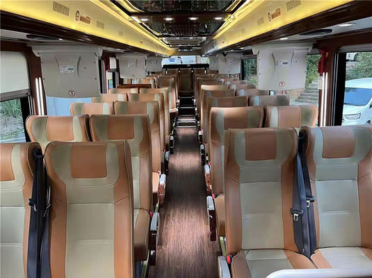 46 सीटें प्रयुक्त लक्जरी कोच यूरो 5 बाएं हाथ का ड्राइव डीजल