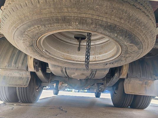 मैनुअल ट्रांसमिशन वाली 23 सीटों वाली सेकंड हैंड टूर बस