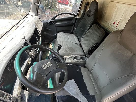इसुजु प्रयुक्त ट्रक 600p ELF 4X2 प्रयुक्त लाइट ट्रक 175hp डीजल इंजन कार्गो ट्रक ट्रक