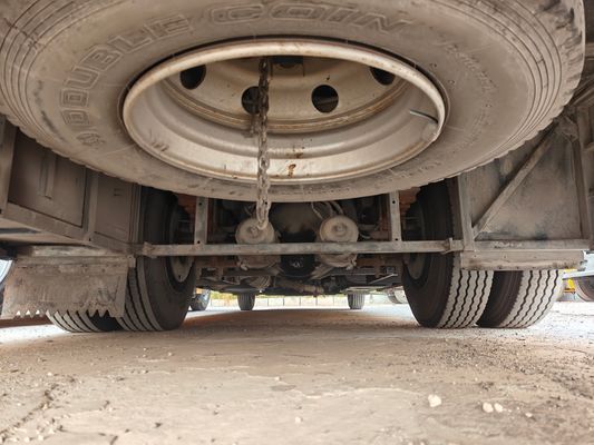 56 सीटों वाली प्रयुक्त पीली स्कूल बस जिसमें व्हीलचेयर लिफ्ट और डीजल ईंधन बढ़िया है