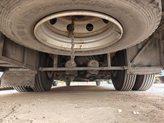 2015 56 सीट वाली सेकंड-हैंड पीली स्कूल बसें जिनमें डीजल इंजन हैं और अधिकतम गति 80 किमी/घंटा है