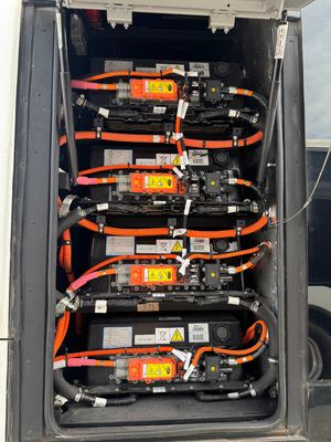 एक सेकंड हैंड 10 मीटर 36 सीट की शेनलॉंग बस